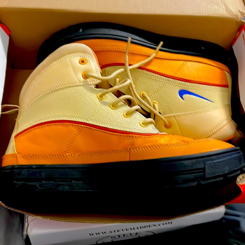 Nike Boots